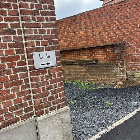 Charbonnel 1 A Charleroi-Airport Apartman Kültér fotó
