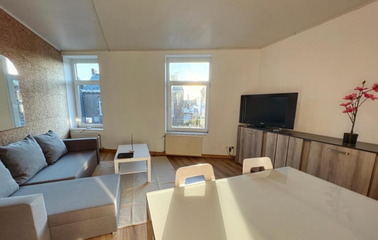 Charbonnel 1 A Charleroi-Airport Apartman Kültér fotó
