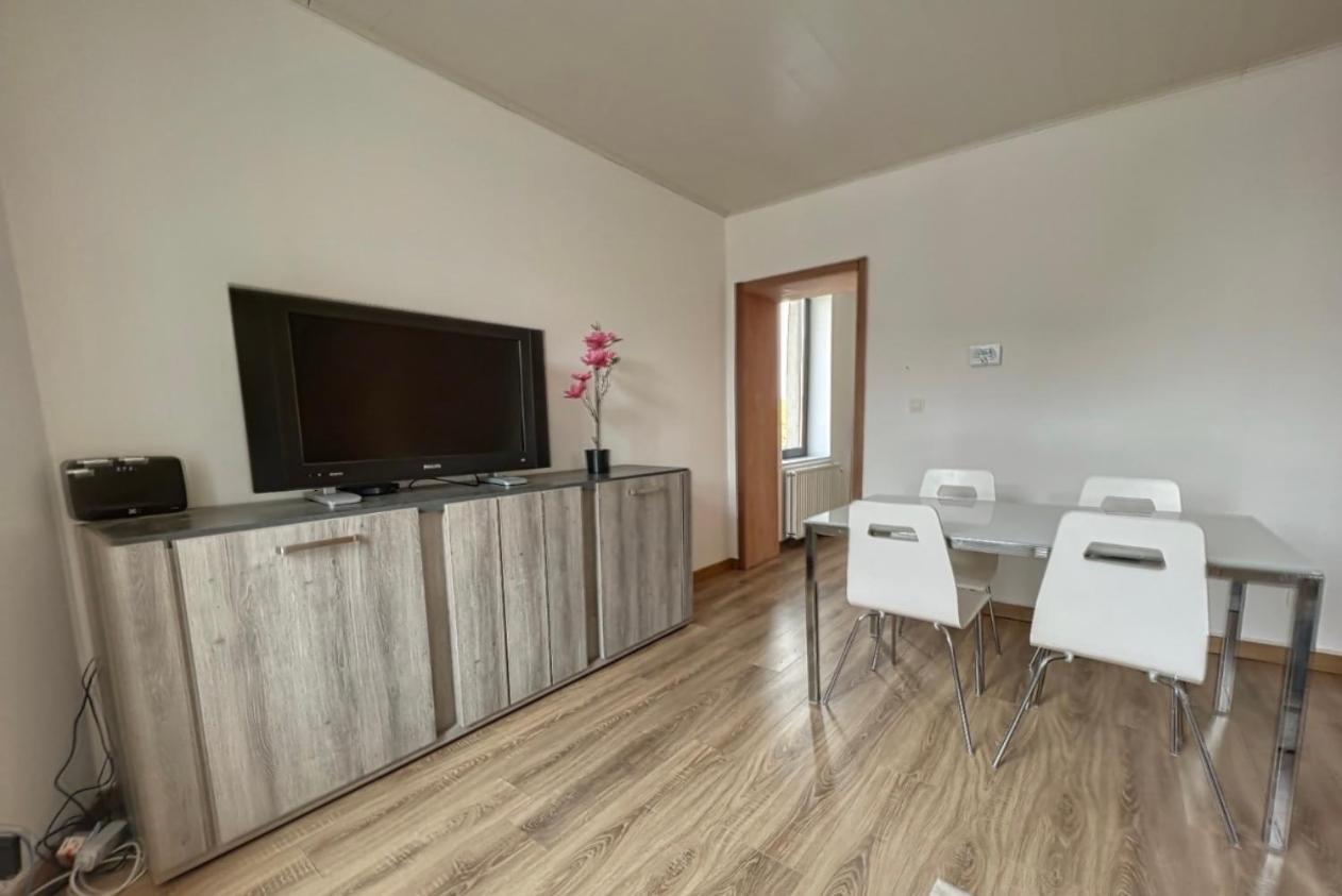 Charbonnel 1 A Charleroi-Airport Apartman Kültér fotó